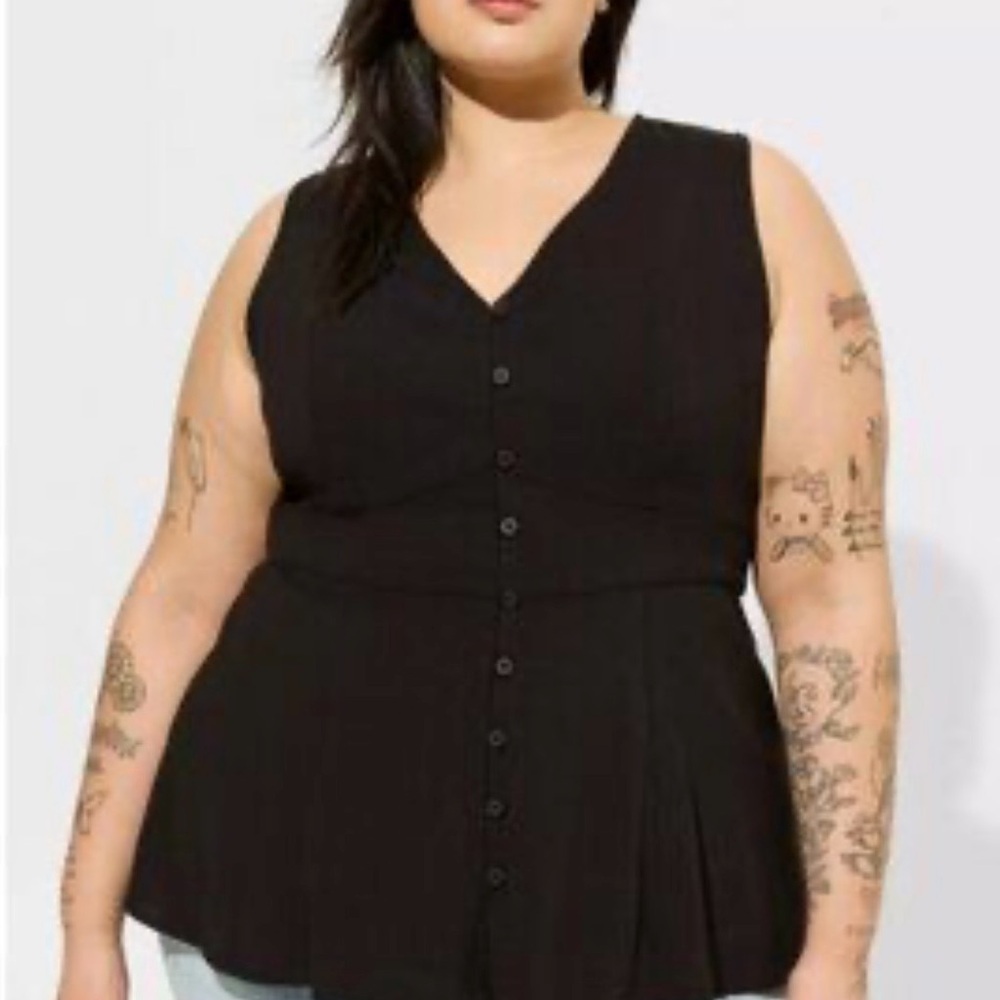 Sleeveless Button-Front Peplum Top - Black